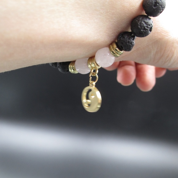 Vintage Stylish Peace Symbol Lava Rock Bracelet - Picture 4 of 6